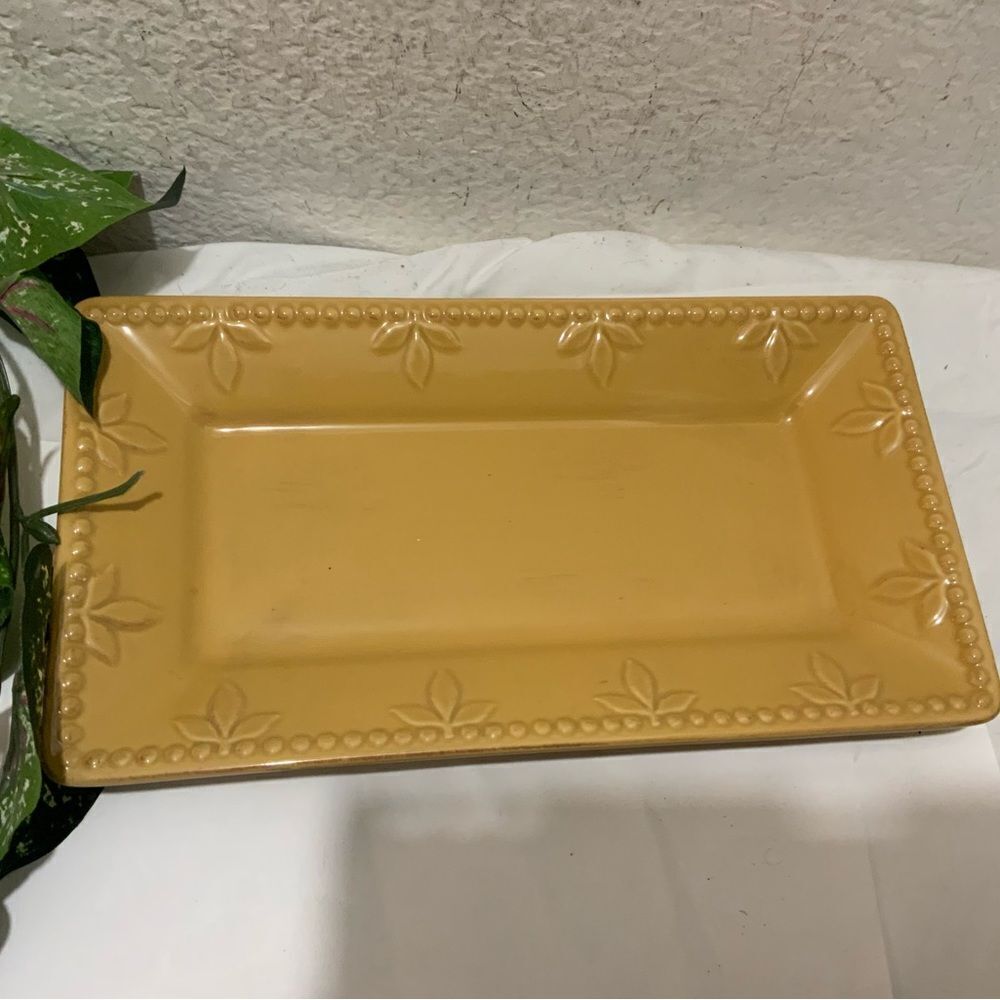 New Sorrento Signature Stoneware cream gold Rectangular Tray 6.5” x11.5”